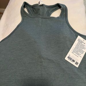Lululemon Ebb to Street Crop Tank